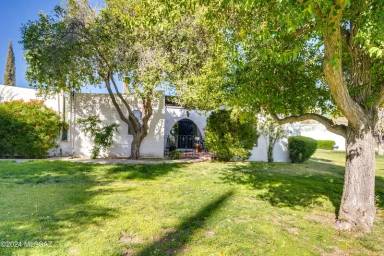 Main picture of 667 W Las Lomitas Rd