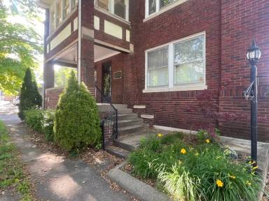 Main picture of 417 E Canedy St
