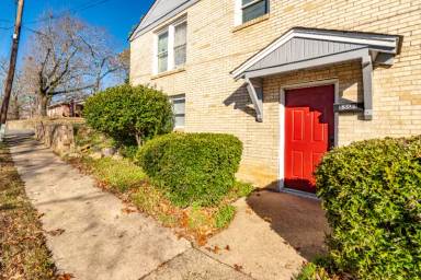 Main picture of 1300 Greenwood Ave