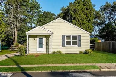 Main picture of 2621 Fernwood Ave