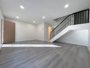 Main picture of 431 W Alton Ave