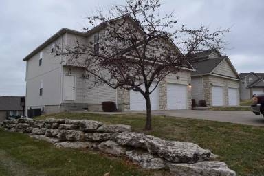Main picture of 10528 E 45th Pl
