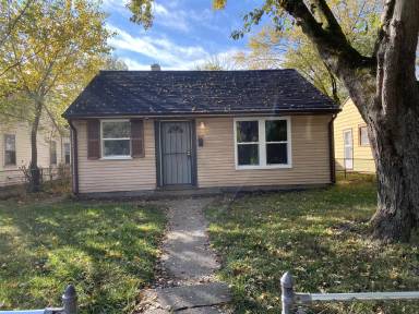 Main picture of 889 E 35th Ct