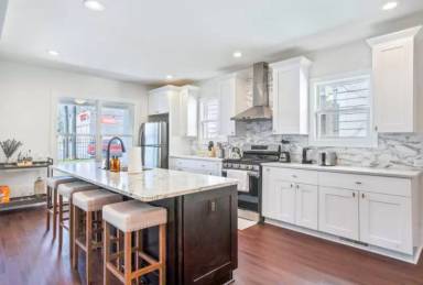 Main picture of 668 Cascade Ave SW