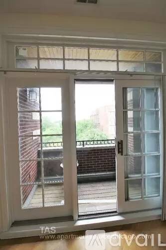 Main picture of 2927 N Southport Ave