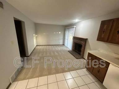 Main picture of 5820 S 52nd St