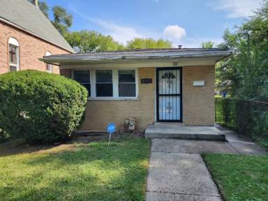 Main picture of 8809 S Harvard Ave