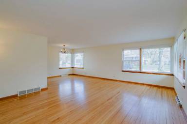 Main picture of 827 Diane Ln