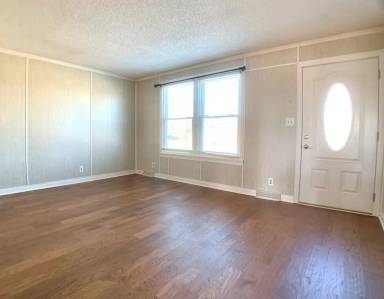 Main picture of 1858 Harriet Dr