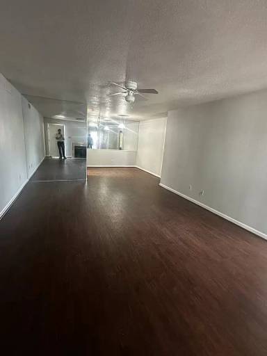 Main picture of Leawood Condos