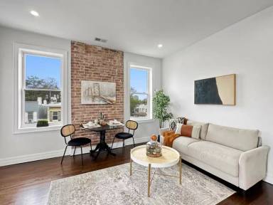 Main picture of 2 Webster Ave