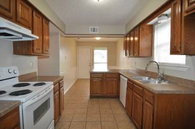 Main picture of 2516 Sunscape Ln