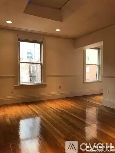 Main picture of 254 Newbury St