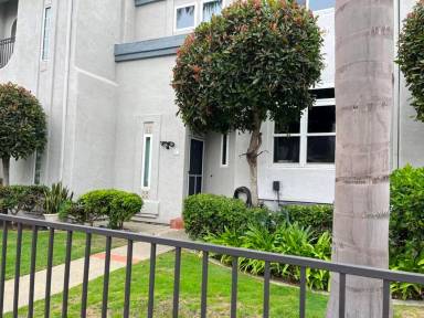 Main picture of 825 N Cleveland St