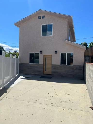 Main picture of 13838 Cohasset St