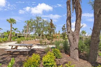 Main picture of 5671 Archipelago St