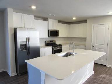 Main picture of 127 Hanging Rock Trl