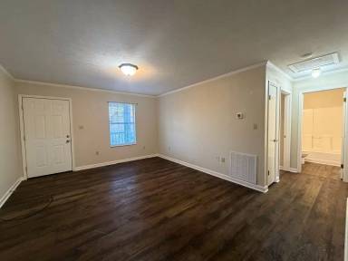 Main picture of 4063 Wynn St