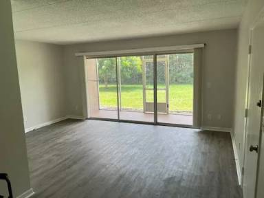 Main picture of 2430 Harn Blvd