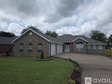Main picture of 2707 SE 6th St
