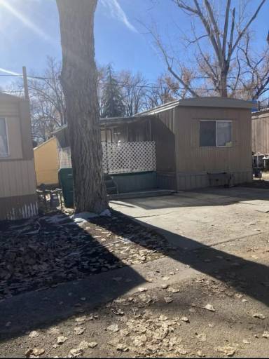 Main picture of 951 N Auburn Ave