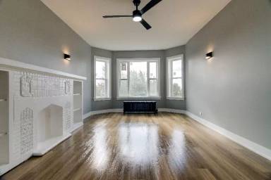 Main picture of 3420 W Dickens Ave