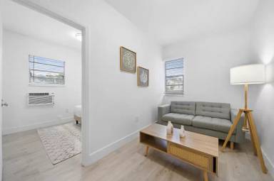 Main picture of 1029 SW 5th St