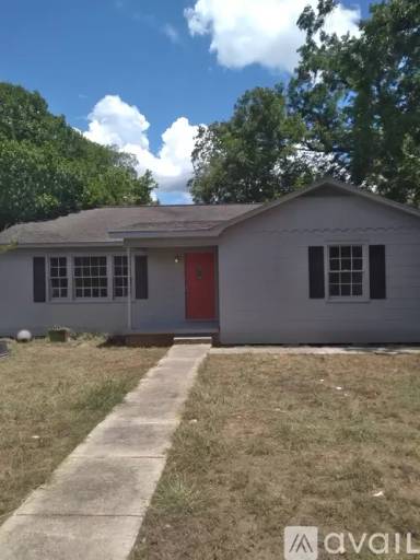 Main picture of 1510 N Travis St