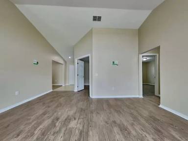 Main picture of 3204 Thoroughbred Loop N