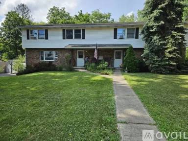 Main picture of 820 Front St