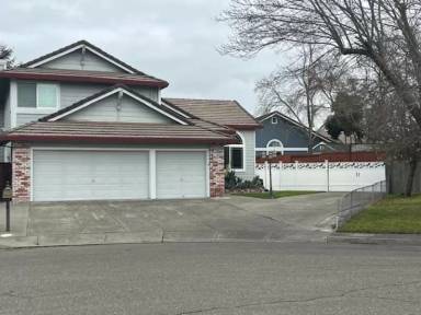 Main picture of 7309 Roxanne Ln