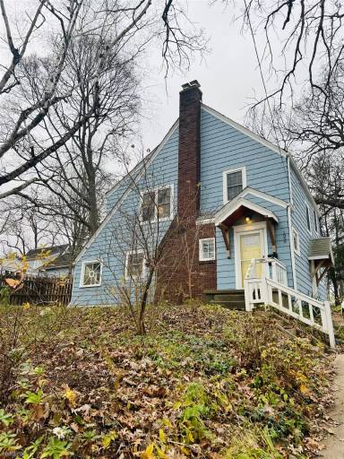 Main picture of 1809 Dexter Ave