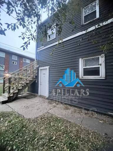 Main picture of 1311 E Columbus Dr