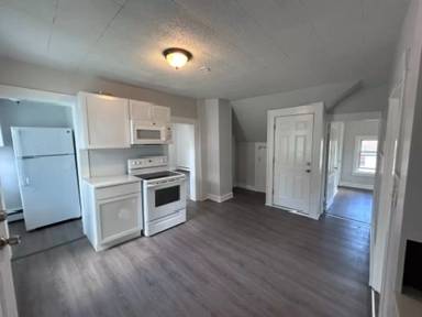 Main picture of 221 Fairview St