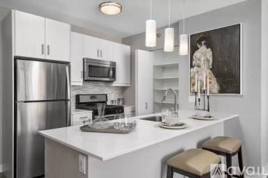 Main picture of 606 S Wabash Ave