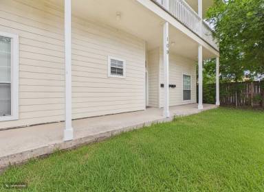 Main picture of 109 W 38th St