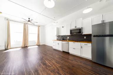 Main picture of 7 S Howard St