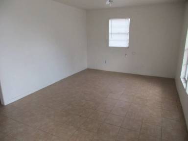 Main picture of 105 W Avenue A