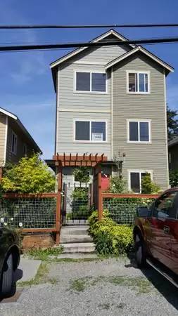 Main picture of 3302 Claremont Ave S