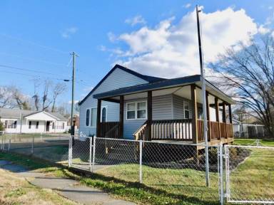 Main picture of 818 E Washington St