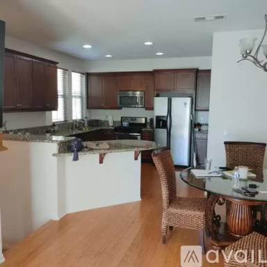 Main picture of 1875 Champagne Ct