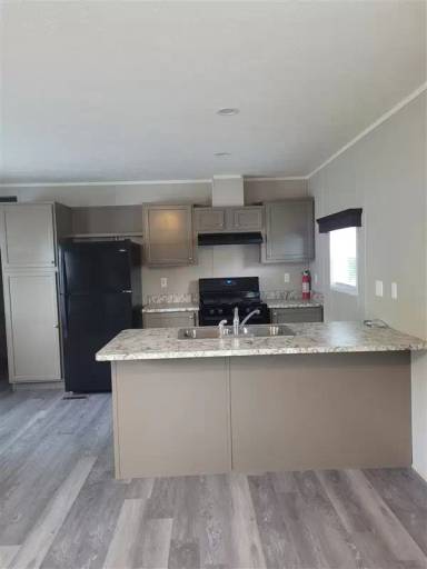 Main picture of Lakewood Estates Mobile Home Park