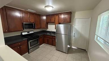 Main picture of 3059 Hawthorn St