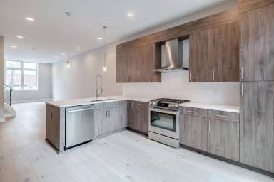 Main picture of 326 Fairmount Ave