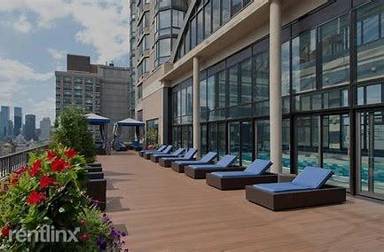 Main picture of The Bristol Plaza