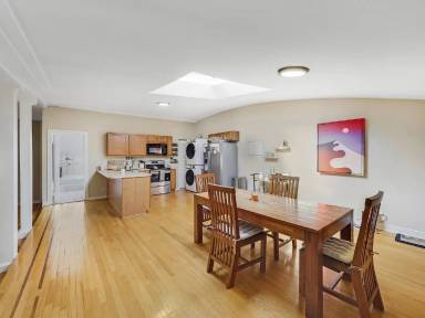 Main picture of 4942 N Sheridan Rd