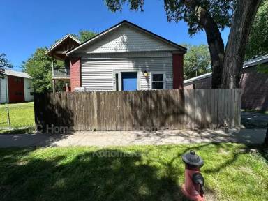 Main picture of 1648 Jefferson St