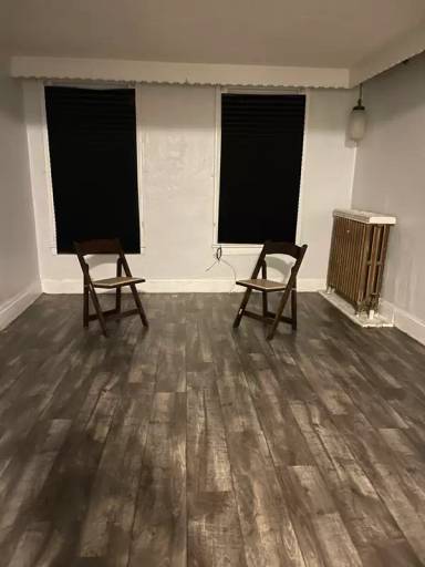 Main picture of 747 River St