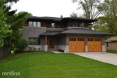 Main picture of 336 W 61 St