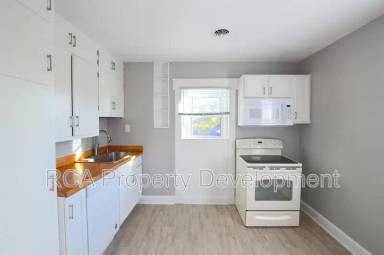 Main picture of 2611 Southeastern Ave